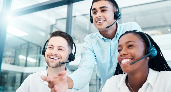 Call center, manager and new employees training, coaching and advice for customer service, work process and smile in office. Team leader, coach and teaching junior consultants telemarketing system.
